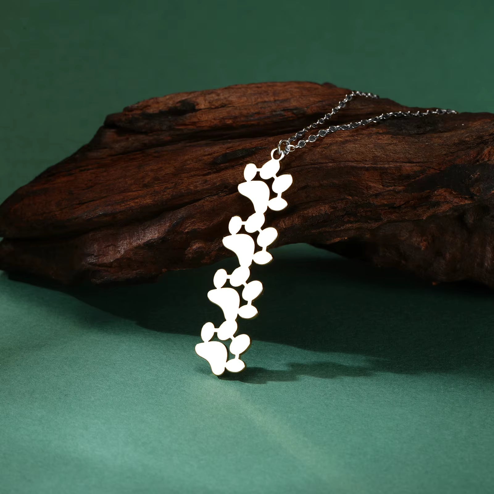 My Furry Friend – Necklace with Paw Print