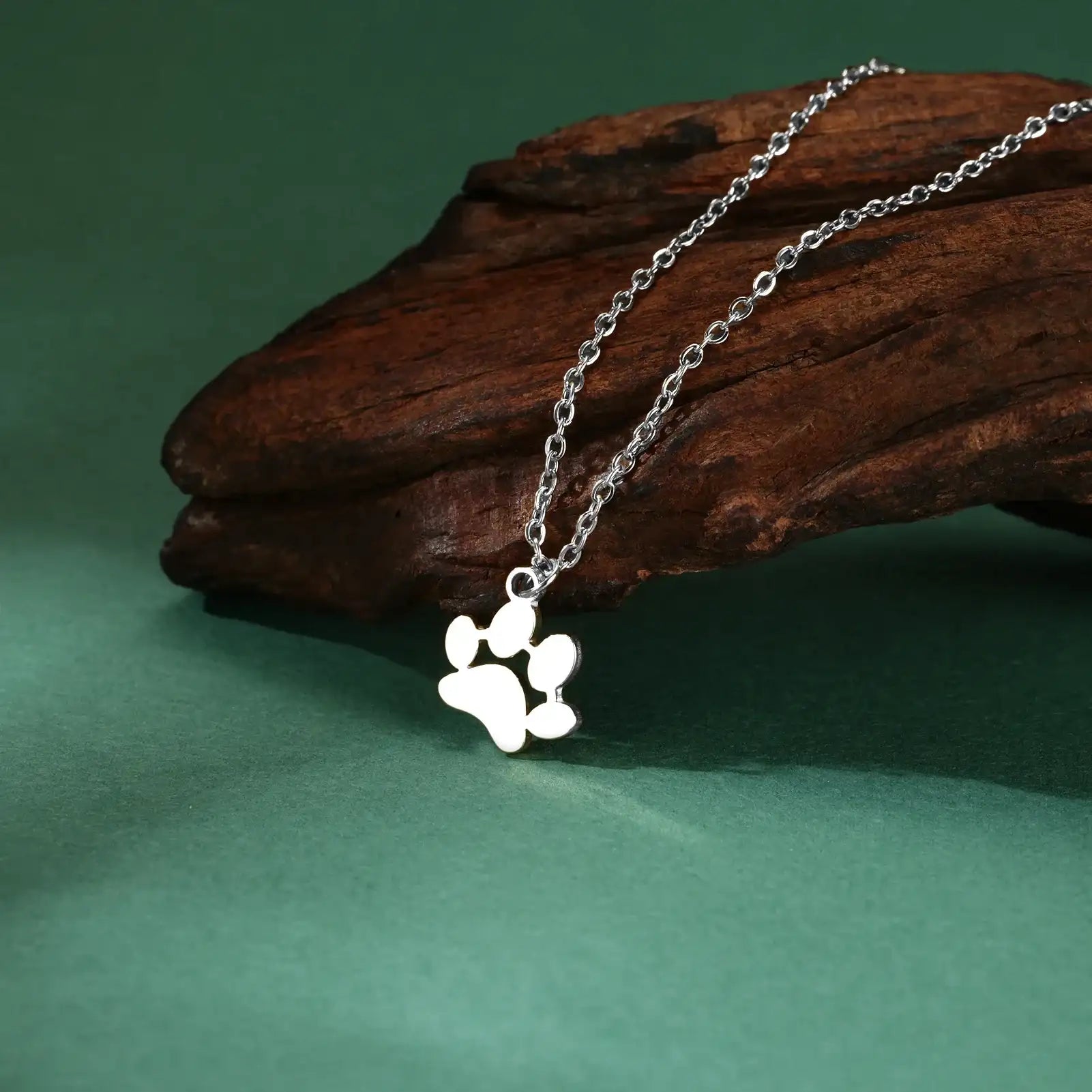 My Furry Friend – Necklace with Paw Print