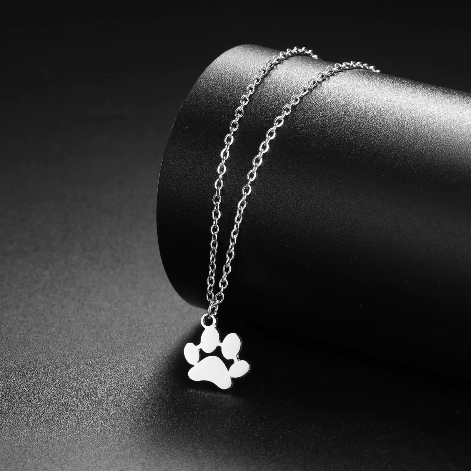 My Furry Friend – Necklace with Paw Print