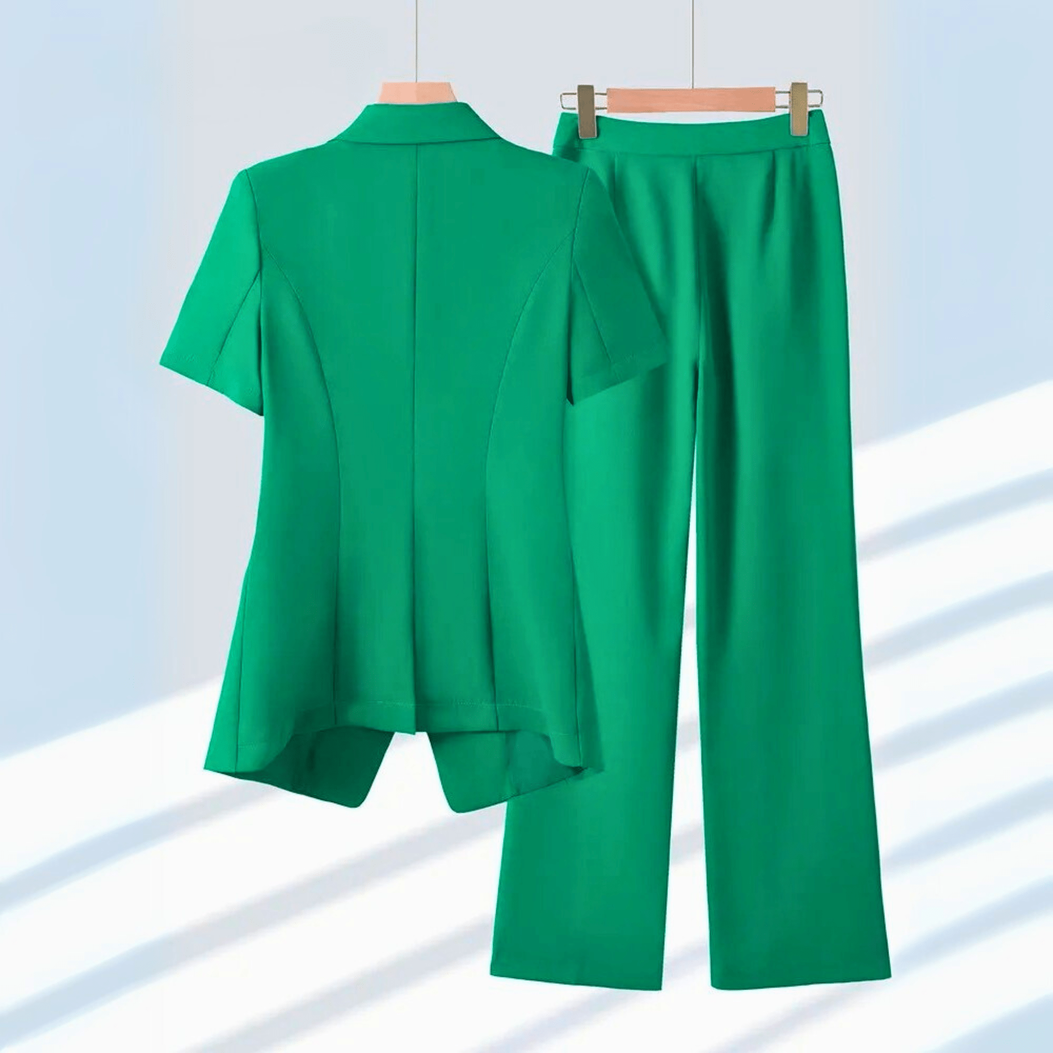 Aurela Essence Tailored Set