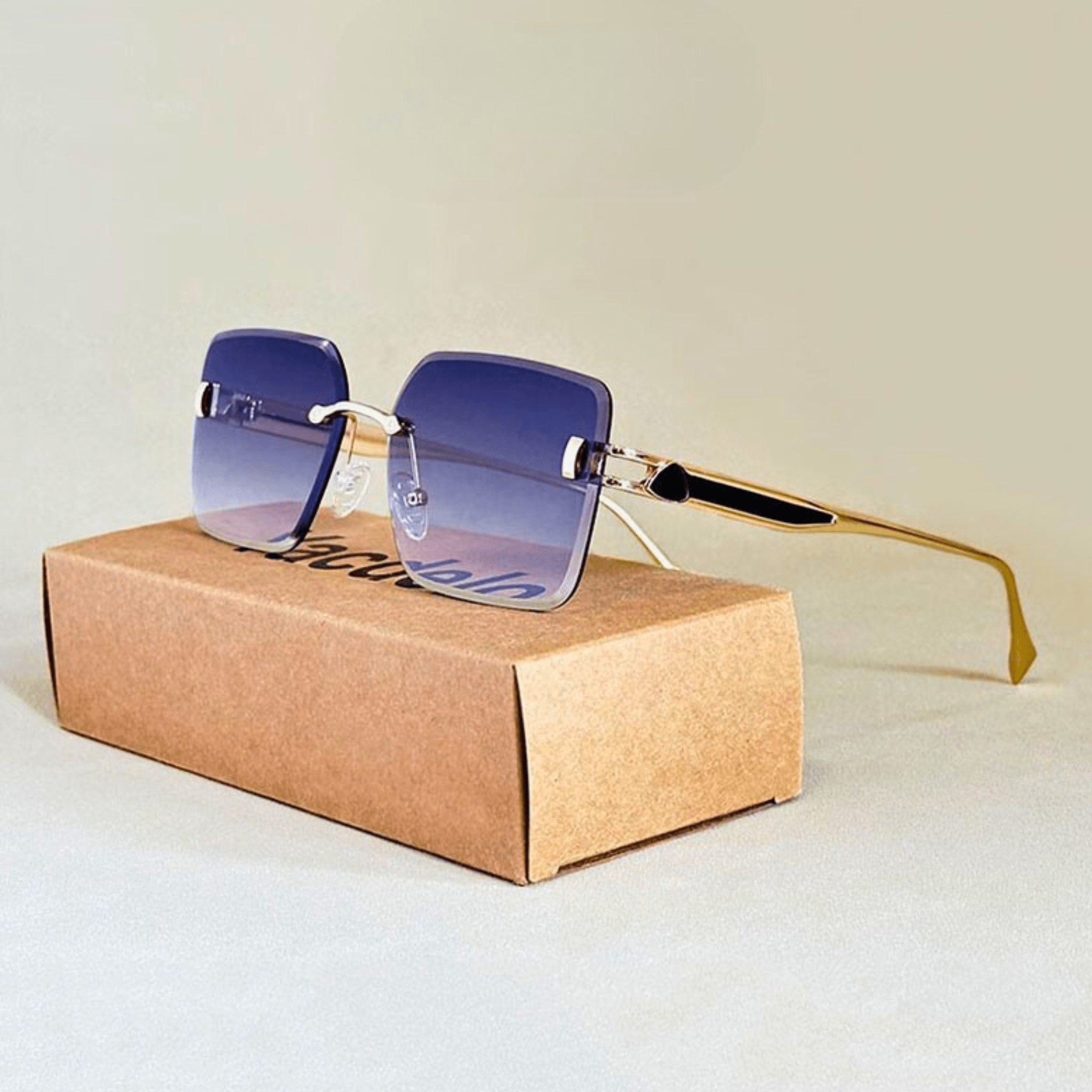 Valmira Rimless Essence