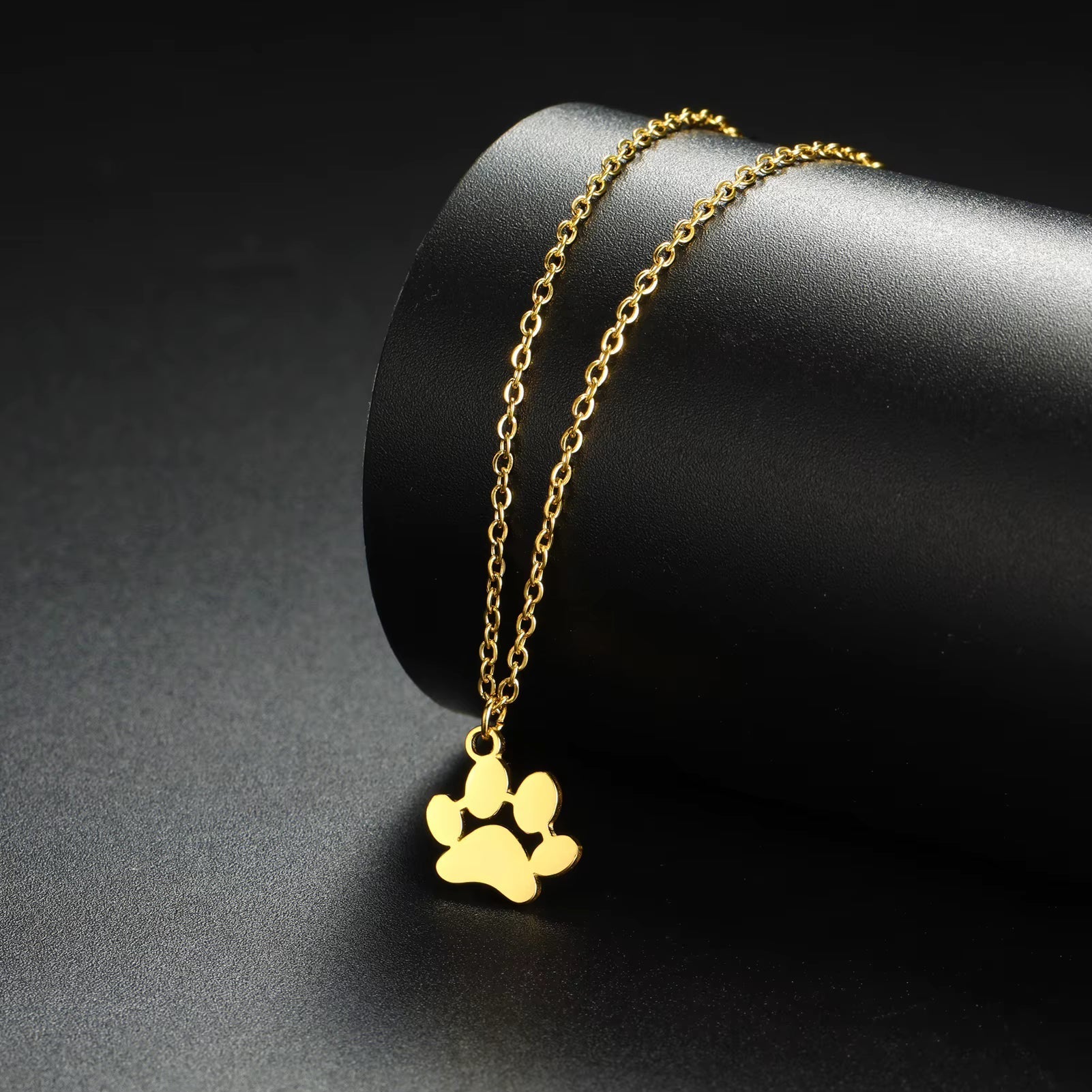 My Furry Friend – Necklace with Paw Print